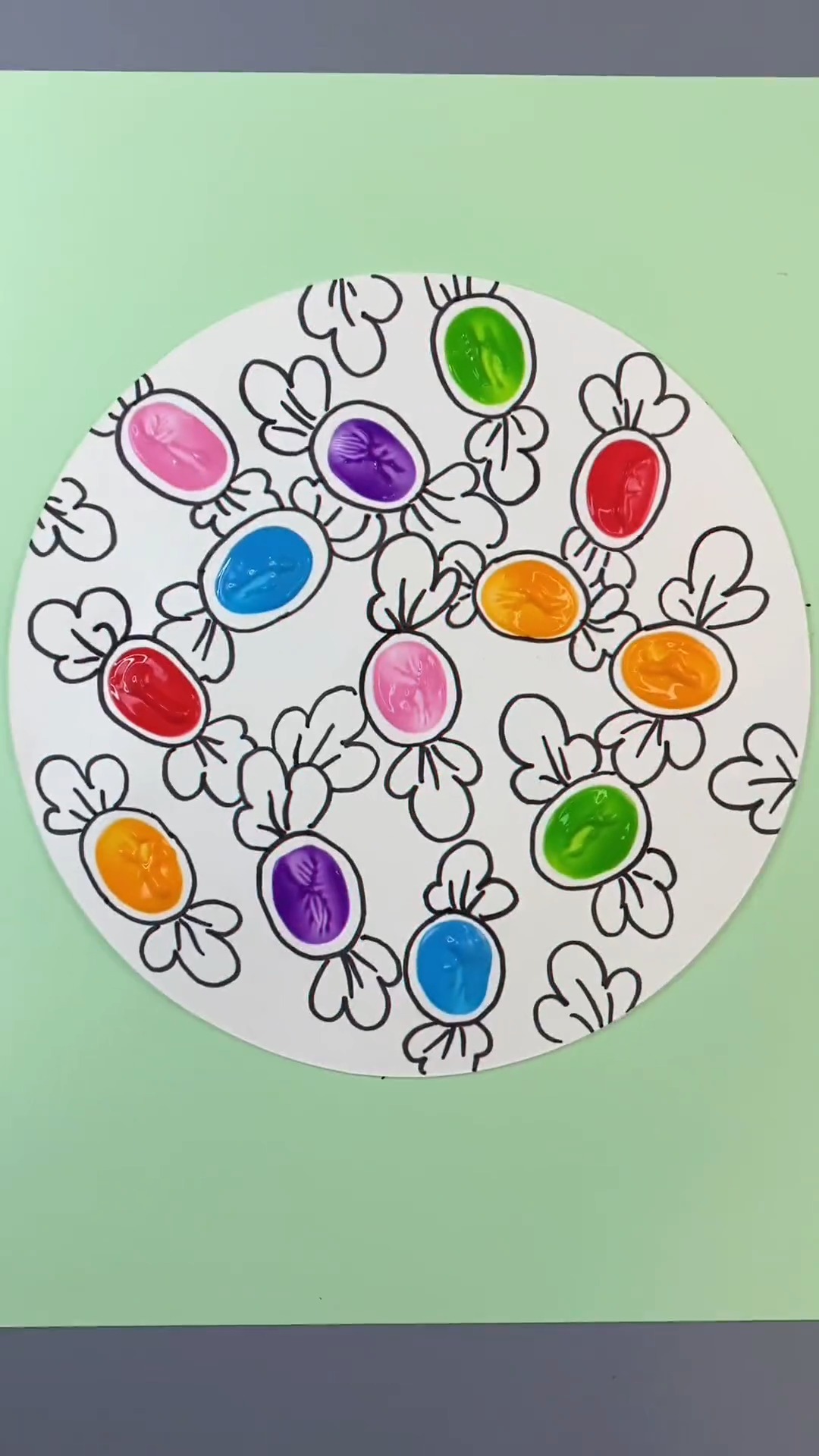 简单漂亮的糖果创意画，和孩子一起来画吧！