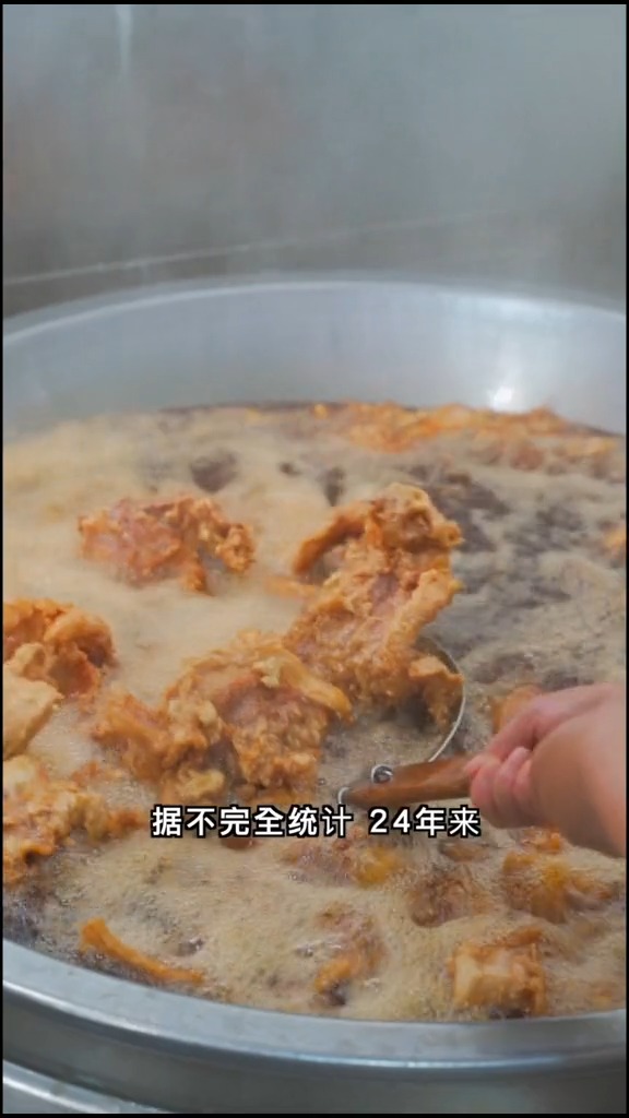 云南赫赫有名的卤鸡大王，平均每天消耗2吨
