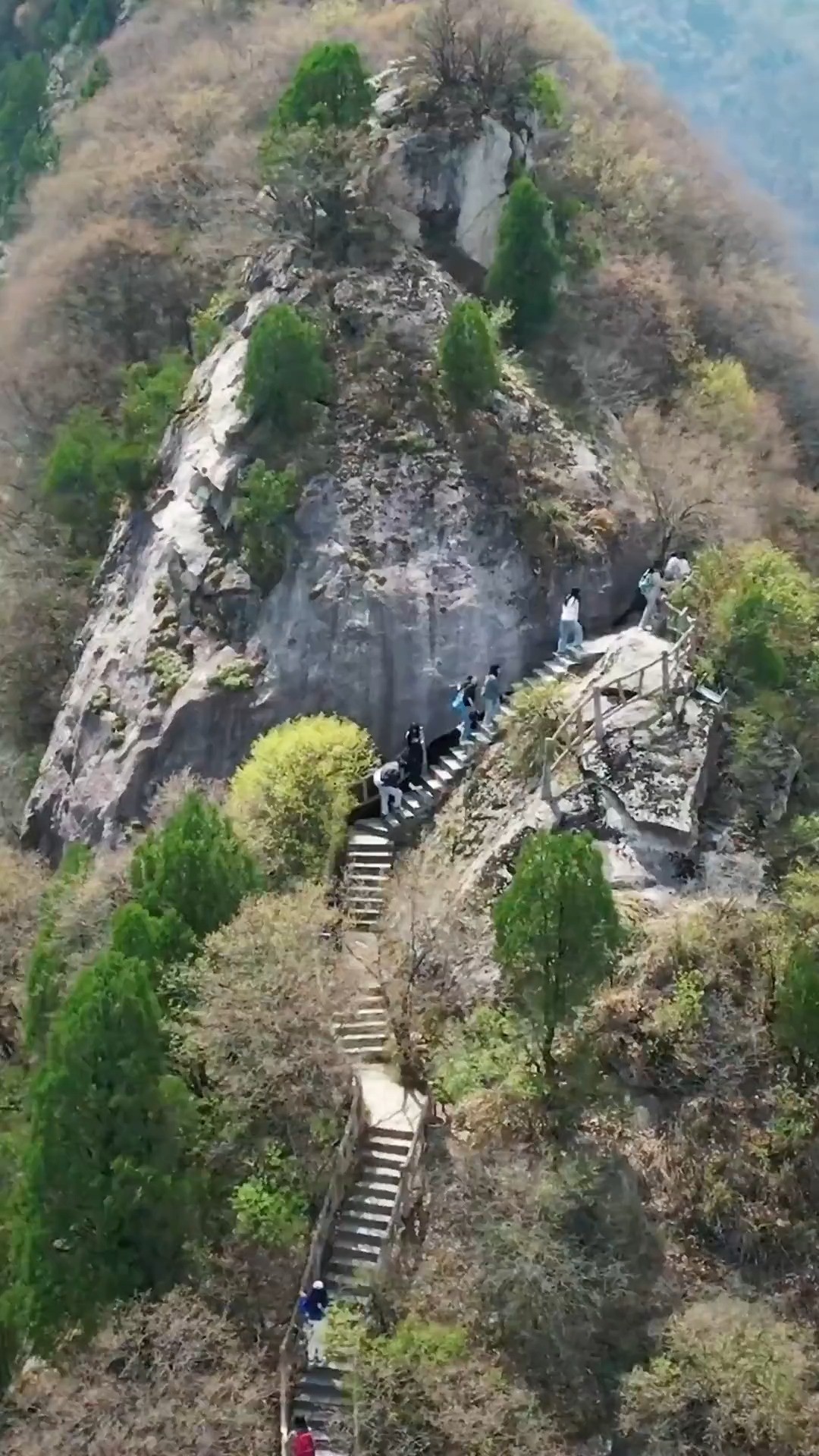 人人只知陕西的华山,却不知道西安还有个翠华山,翠华山原名“太乙山”,传说有太乙真人在此修炼过,由此得名