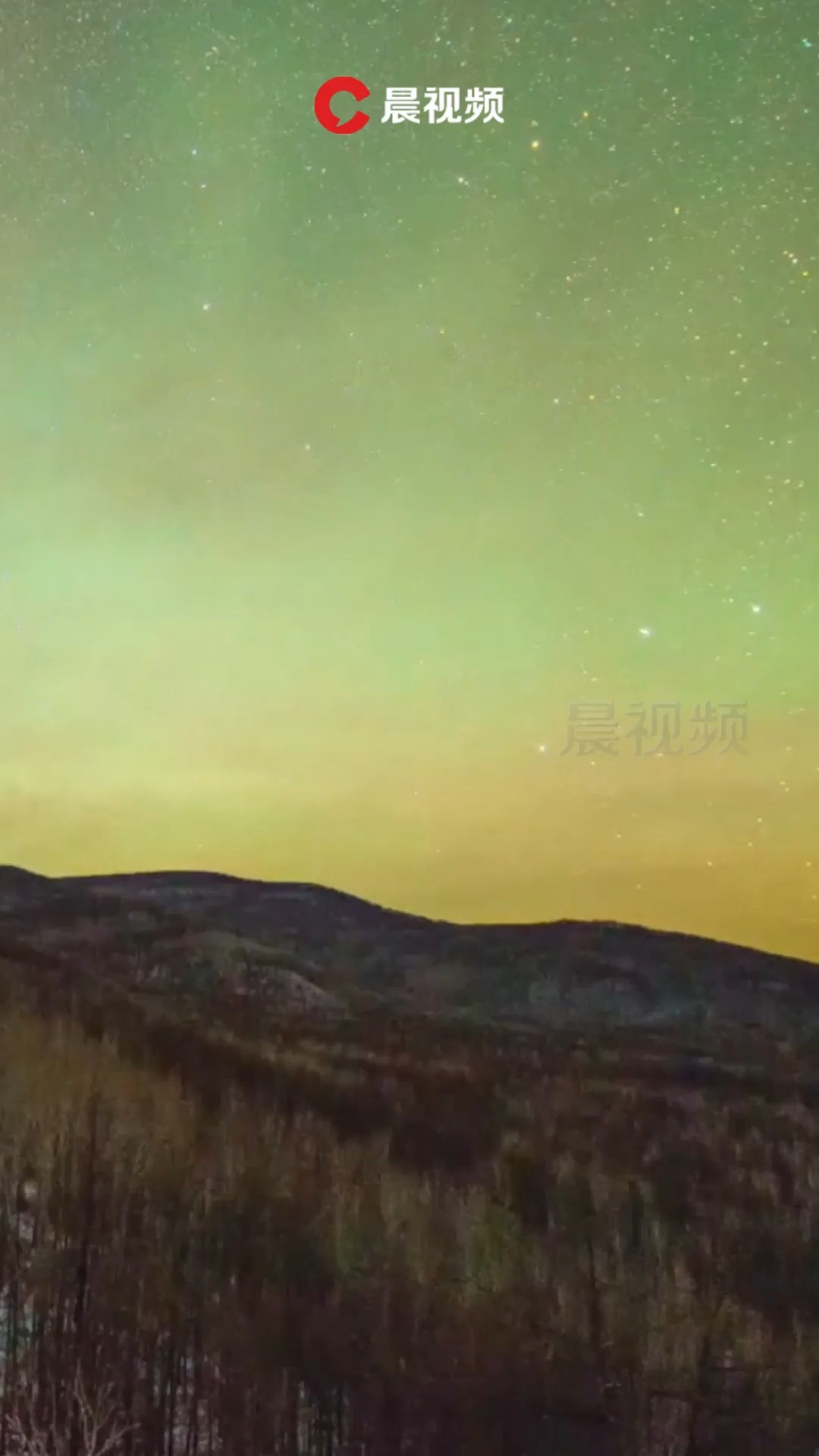 浩瀚星辰繁如景!延时记录黑龙江梦幻星空七彩气辉