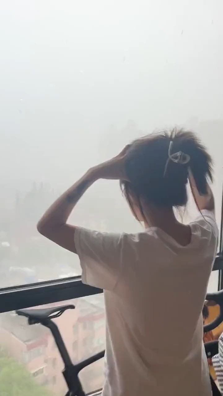 上海下暴雨了