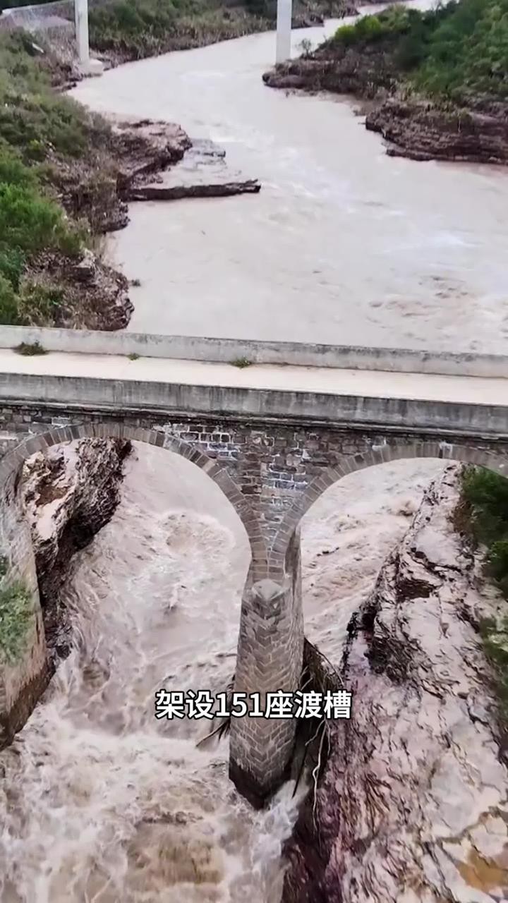 世界第八大奇迹,河南安阳林州红旗渠 新中国奇迹,愚公移山照进现实,太行山红旗渠.#旅游推荐官#太行山红旗渠#林州红旗渠大道美景#安阳林州红旗渠#...